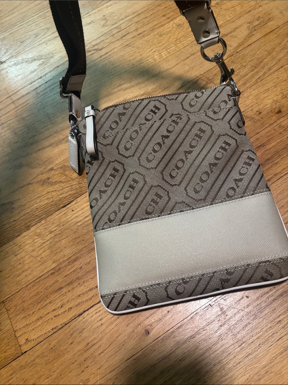 COACH Women Messenger Crossbody in Tan & Cream